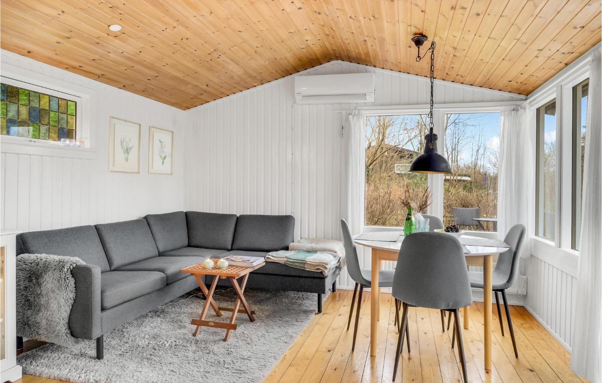 Ferienhaus Lovely In With Kitchen *